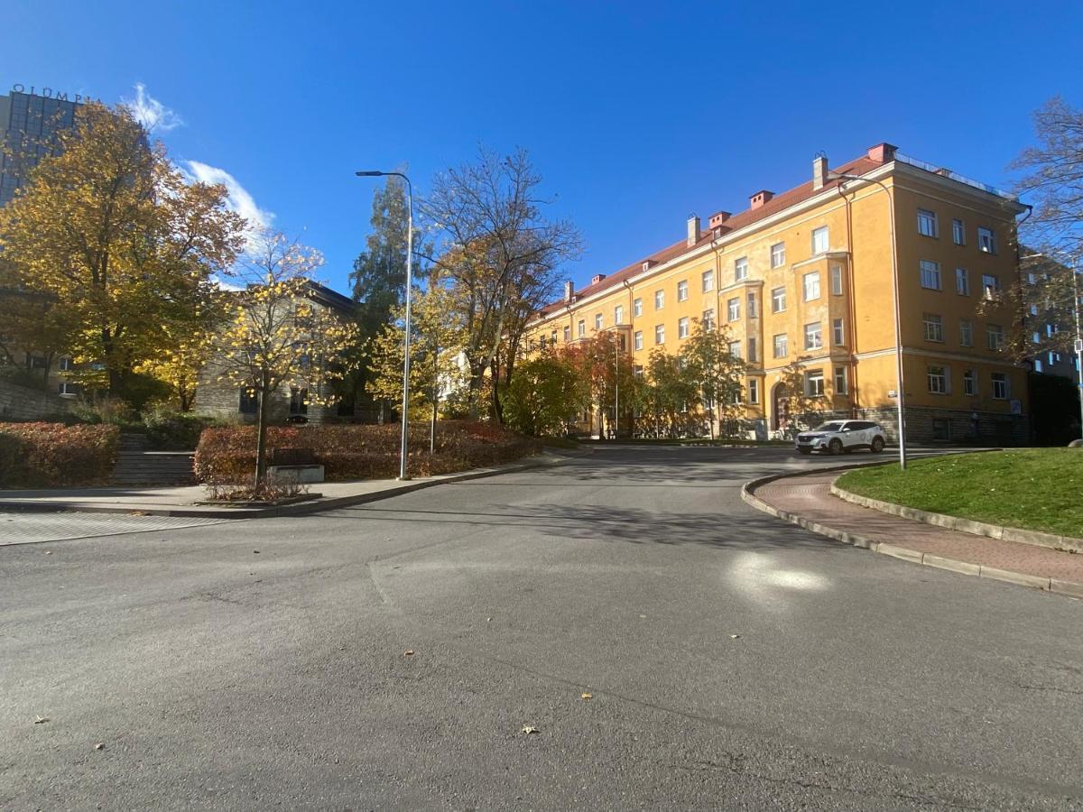 Center Maakri *
